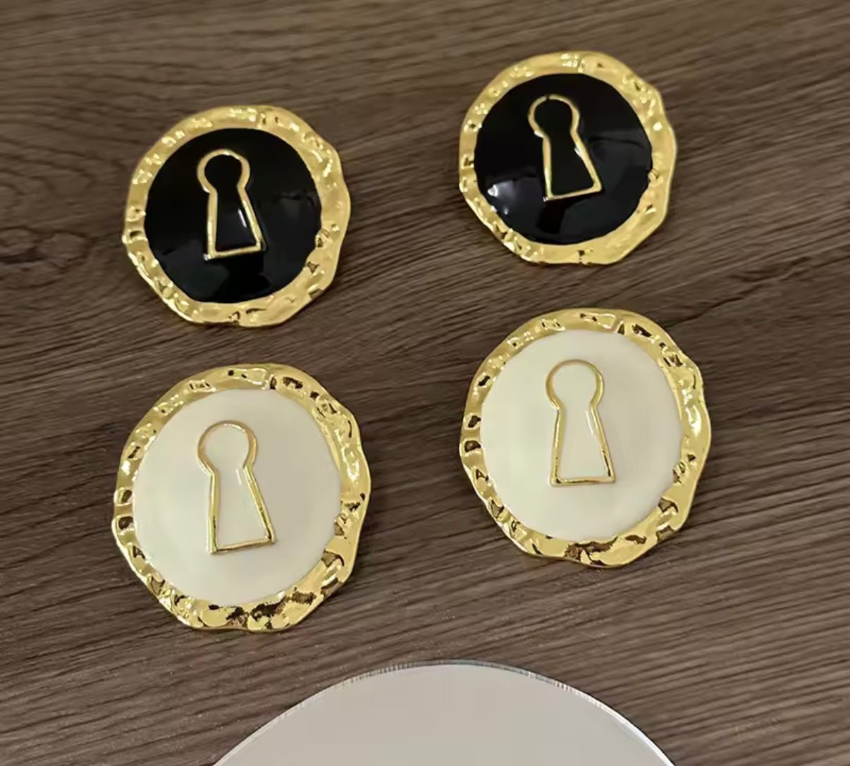 Black & Gold Keyhole Statement Earrings - Gimmie Jewelry